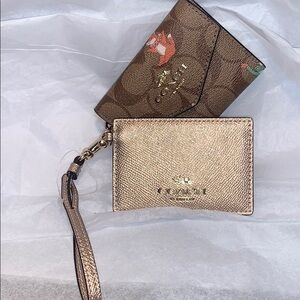 NWT Coach limited edition leashed wallet w/mirror